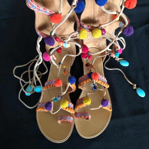 NWOT MIA Reanna Pom Pom Gladiator Sandals Sz 9 - Picture 7 of 15